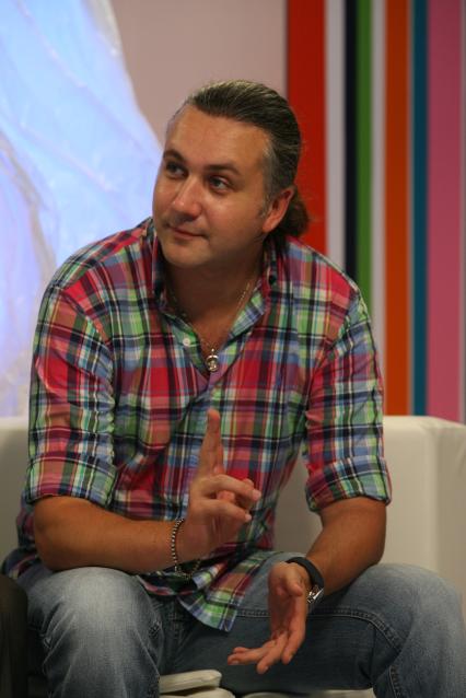ИД`Комсомольская правда`. Певец, солист группы `Динамит` Илья Зудин.