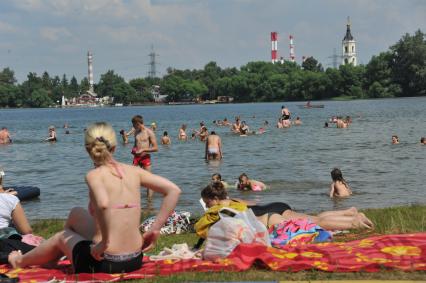 Старое Косино. Городской пляж на берегу Белого озера.