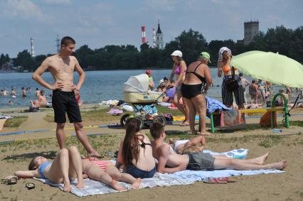 Старое Косино. Городской пляж на берегу Белого озера.