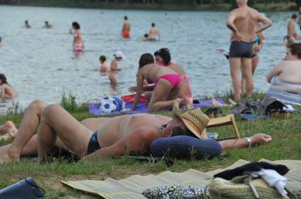 Старое Косино. Городской пляж на берегу Белого озера.