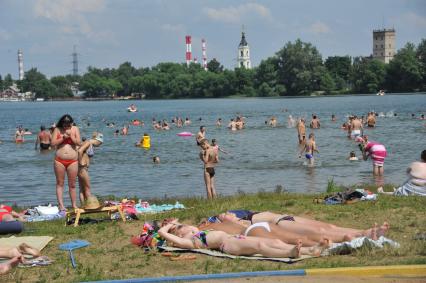 Старое Косино. Городской пляж на берегу Белого озера.