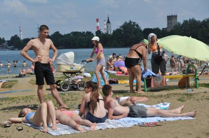 Старое Косино. Городской пляж на берегу Белого озера.