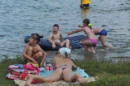 Старое Косино. Городской пляж на берегу Белого озера.