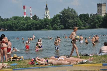 Старое Косино. Городской пляж на берегу Белого озера.