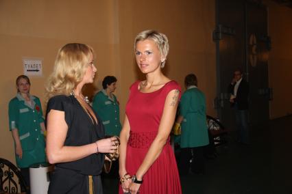 Диск64. Национальная премия в области кинематографии ЗОЛОТОЙ ОРЕЛ 2009 год. На снимке: Круцко Лиза (бывшая жена Башарова Марата) справа