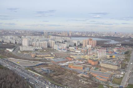 Полет на вертолете. На снимке: панорама Москвы из салона веролета.