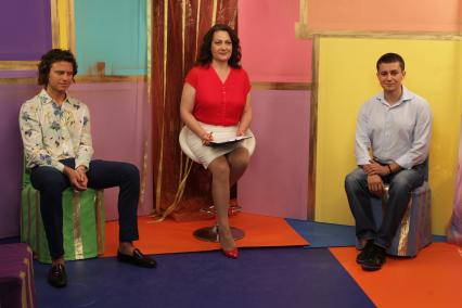 ИД`Комсомольская правда`. Певец Прохор Шаляпин, ведущая Елена Афонина и руководитель общероссийского общественного движения `Россия молодая`Максим Мищенко.