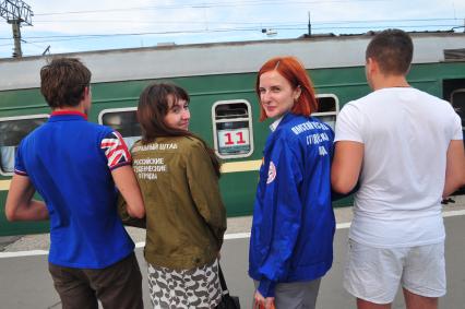 Ярославский вокзал. Студенты Белорусского студенческого отряда отправляются на всероссийскую стройку `Бованенково` на Ямал.