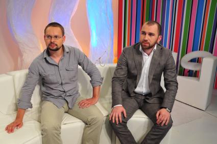 Телевидение `Комсомольская правда`. На снимке: старший научный сотрудник Центра проблем Кавказа и региональной безопасности МГИМО Николай Силаев (слева) и заместитель председателя исполкома `Российского конгресса народов Кавказа` Султан Тогонидзе.