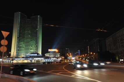 Виды вечерней Москвы. На снимке: улица Новый Арбат.