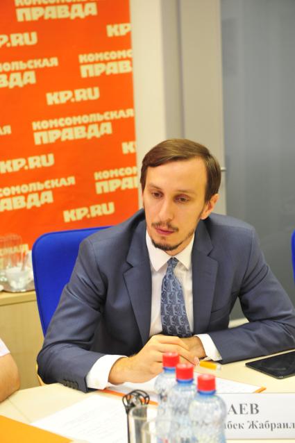 Пресс-центр ИД `Комсомольская правда`. Тема: `Создание центров сертификации квалификаций: проблемы и перспективы `. На снимке: Асламбек Гакаев.