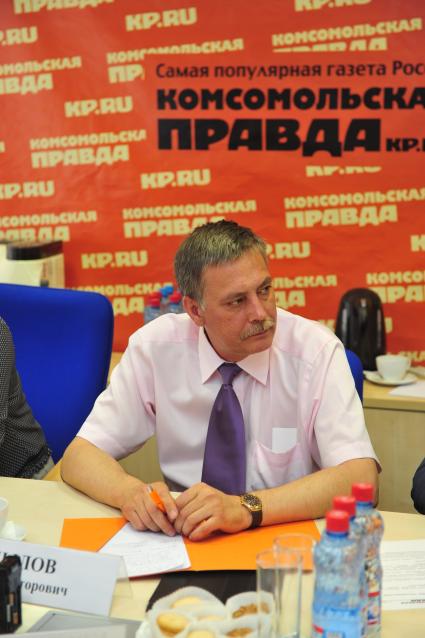 Пресс-центр ИД `Комсомольская правда`. Тема: `Создание центров сертификации квалификаций: проблемы и перспективы `. На снимке: проректор Российского государственного университета туризма и сервиса Юрий Копылов.
