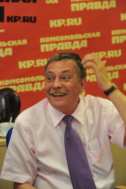 Пресс-центр ИД `Комсомольская правда`. Тема: `Создание центров сертификации квалификаций: проблемы и перспективы `. На снимке: проректор Российского государственного университета туризма и сервиса Юрий Копылов.