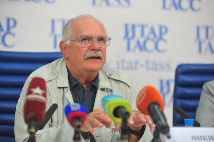 Пресс-конференция, посвященная открытию летней киноакадемии Н.Михалкова. На снимке: режиссер Никита Михалков.