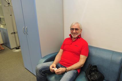 ИД `Комсомольская правда`.  Сценарист, кинорежиссер, драматург, актер Виктор Мережко.