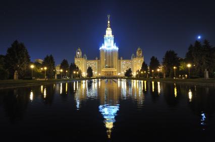 Виды Москвы. Московский государственный университет имени М.В.Ломоносова.