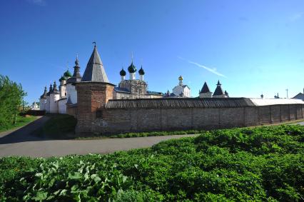 Музей-заповедник `Ростовский кремль` (Митрополичий двор) .