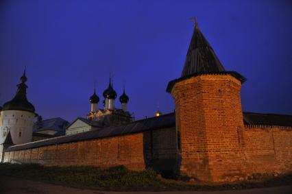 Музей-заповедник `Ростовский кремль` (Митрополичий двор) .