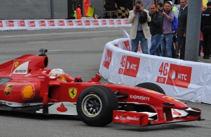 Автошоу Moscow City Racing. День второй. На снимке:   гоночный болид команды Marussia F1 Team