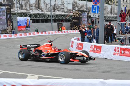 Автошоу Moscow City Racing. День второй. На снимке:   гоночный болид команды Marussia F1 Team