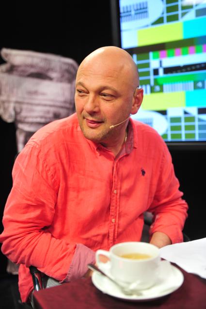 ИД `Комсомольская правда`. Режиссер Сергей Гинзбург