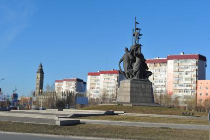 Памятник основателям Сургута.