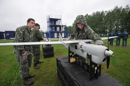 5-й международный салон `Комплексная безопасность-2013`. Полигон 179-го спасательного центра МЧС. Демонстрационно-полевые учения по ликвидации последствий `землетрясения`. На снимке: беспилотник