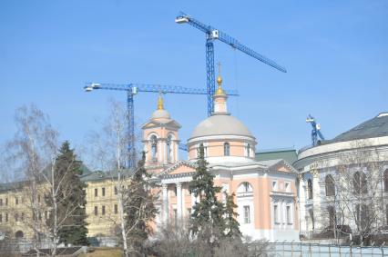 Москомархитектура объявила международный конкурс на ландшафтно-архитектурную концепцию парка `Зарядье`. На снимке: храм св. Варвары