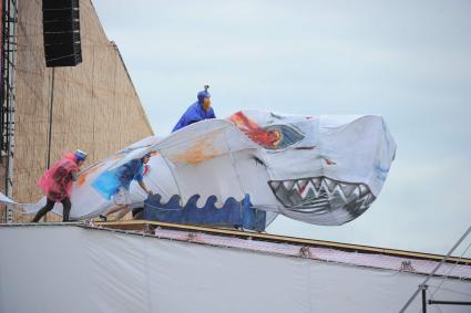 Фестиваль самодельных летательных аппаратов Red Bull Flugtag в Строгино.