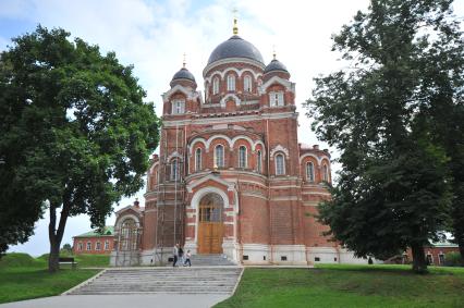 Бородино. Бородинское поле. Спасо-Бородинский женский 
монастырь. На снимке: Собор Владимирской иконы.