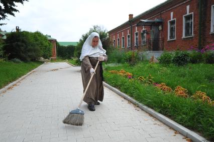 Бородино. Бородинское поле. Спасо-Бородинский женский 
монастырь. На снимке: килейный корпус.