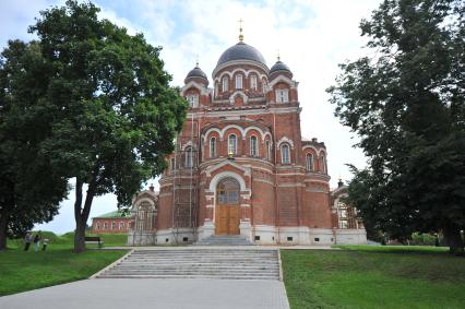 Бородино. Бородинское поле. Спасо-Бородинский женский 
монастырь. На снимке: Собор Владимирской иконы.