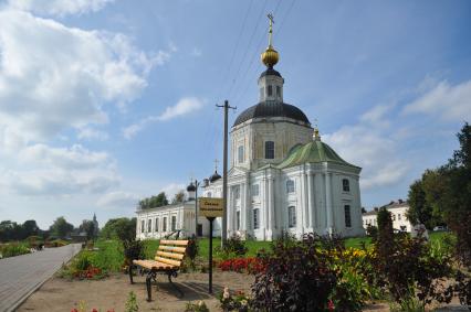 Вязьма. На снимке: Богородицкий храм.