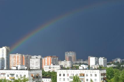 Радуга над городом.