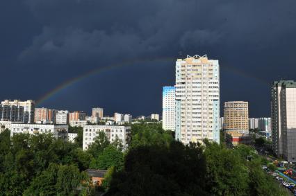 Радуга над городом.