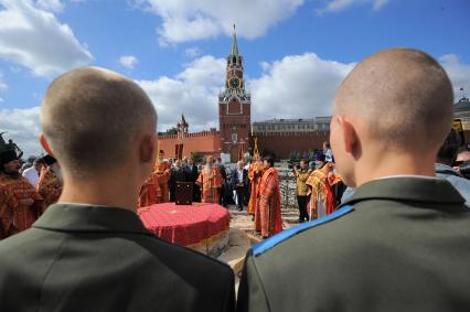 Красная площадь.  Празднование Дня Воздушно-десантных войск РФ .  На снимке: литургия по павшим воинам