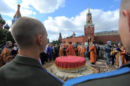 Красная площадь.  Празднование Дня Воздушно-десантных войск РФ .  На снимке: литургия по павшим воинам