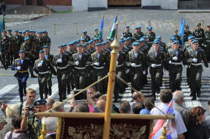 Красная площадь.  Празднование Дня Воздушно-десантных войск РФ .  На снимке: литургия по павшим воинам