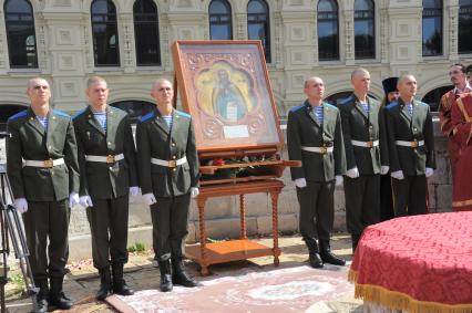 Красная площадь.  Празднование Дня Воздушно-десантных войск РФ .  На снимке: литургия по павшим воинам