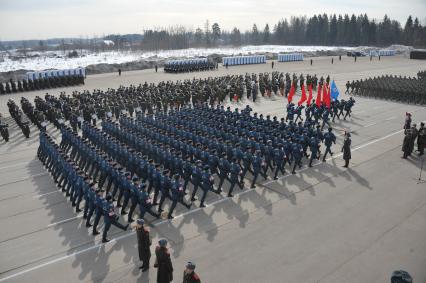 Полигон `Алабино`. Репетиция Парада Победы , который пройдет 9 мая на Красной площади. На снимке: военнослужащие парадного расчета пешей.