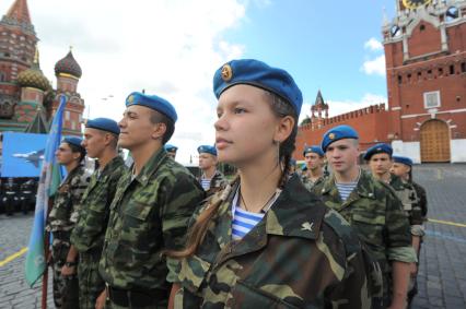 Красная площадь.  Празднование Дня Воздушно-десантных войск РФ .  На снимке: участники клубов десантного профиля победителей смотра-конкурса военно-патриотического воспитания.