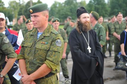 Алабино. Перед началом соревнований по танковому биатлону.