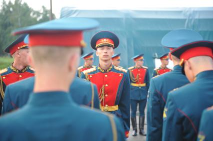 Алабино. Перед началом соревнований по танковому биатлону.