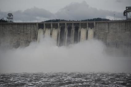 Наводнение в Приамурье. На снимке: водохранилище Зейской ГЭС.