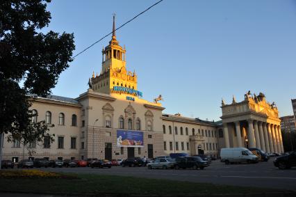 Виды Москвы. На снимке: Центральный Московский ипподром.