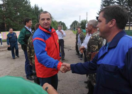 Наводнение в Приамурье. Министр МЧС РФ В.Пучков прибыл в зону подтопления. На снимке: глава МЧС РФ Владимир Пучков.