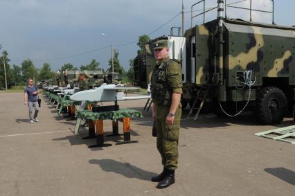 Учебно-тренировочный комплекс общевойскового полигона `Алабино`. Демонстрация комплексов беспилотных летательных аппаратов (БПЛА).