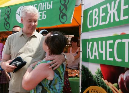 Музей-заповедник `Коломенское`. С. Собянин посетил праздник `Сабантуй`. На снимке: Временно исполняющий обязанности мэра Москвы Сергей Собянин