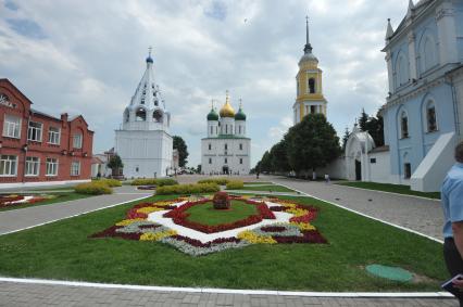Виды Коломны. Коломенский кремль. На снимке: Успенский Кафедральный собор (в центре).