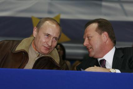 Кубок Европы по дзюдо в Лужниках. На снимке: президент РФ Владимир Путин (слева) и президент Европейского союза дзюдо Мариус Визер.